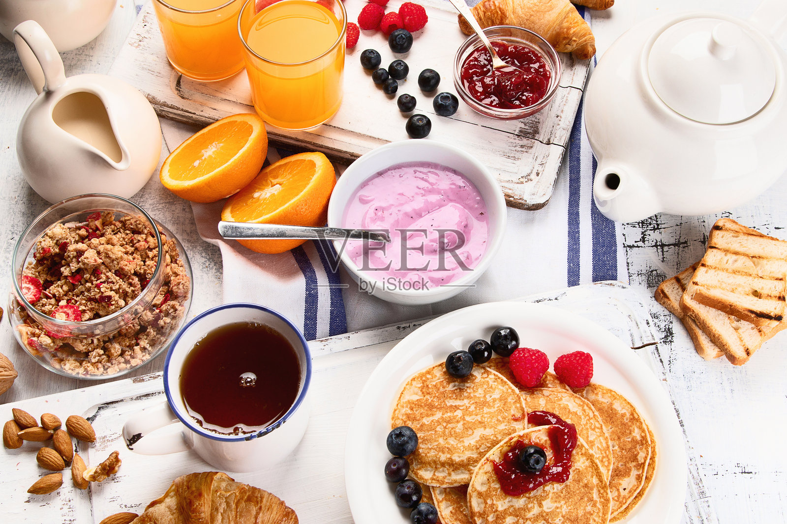 健康美味的早餐。随时可食用。照片摄影图片