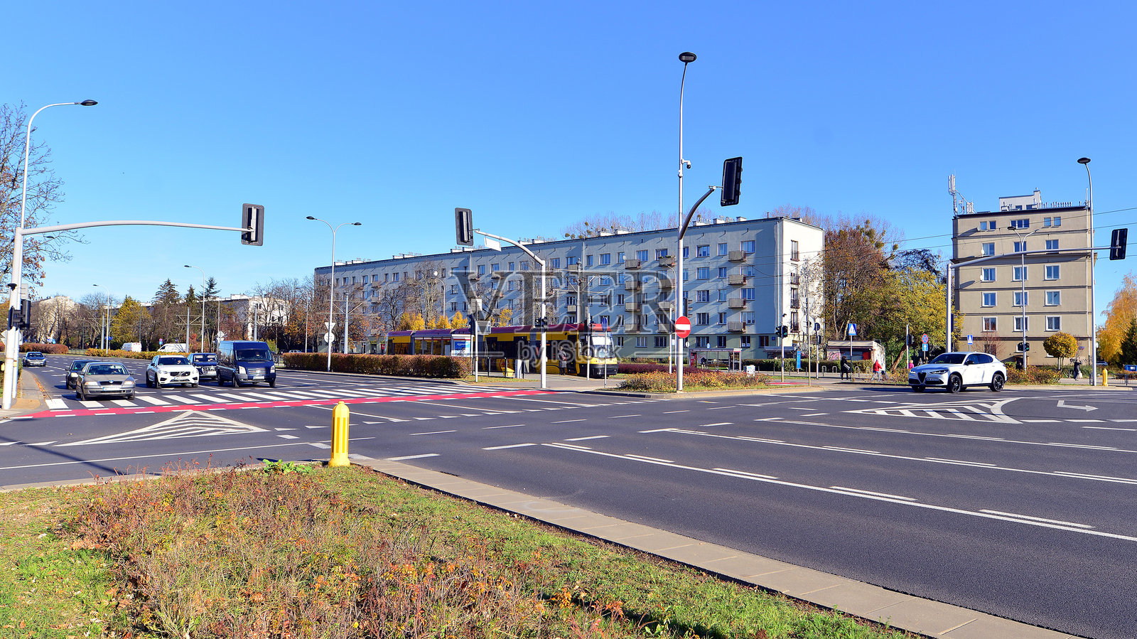 莫科托夫区的城市交通情况。照片摄影图片