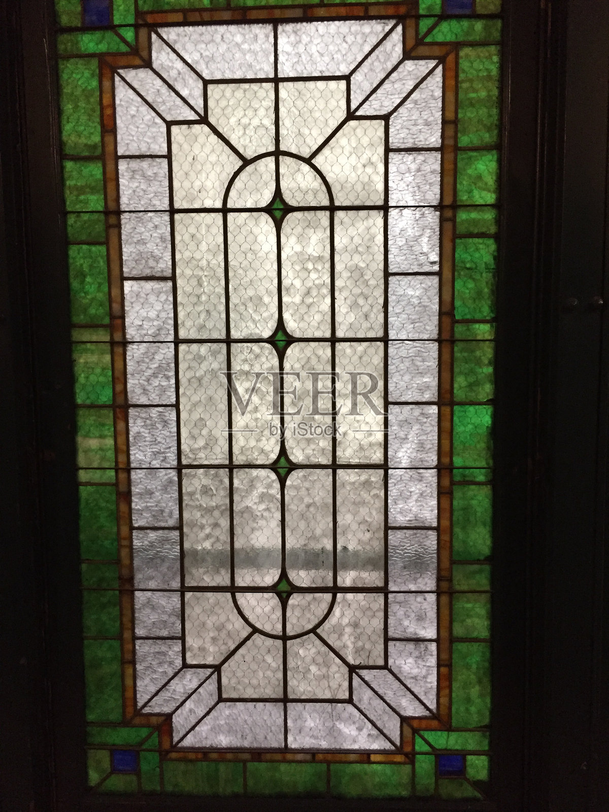 低角度彩色玻璃天窗照片摄影图片