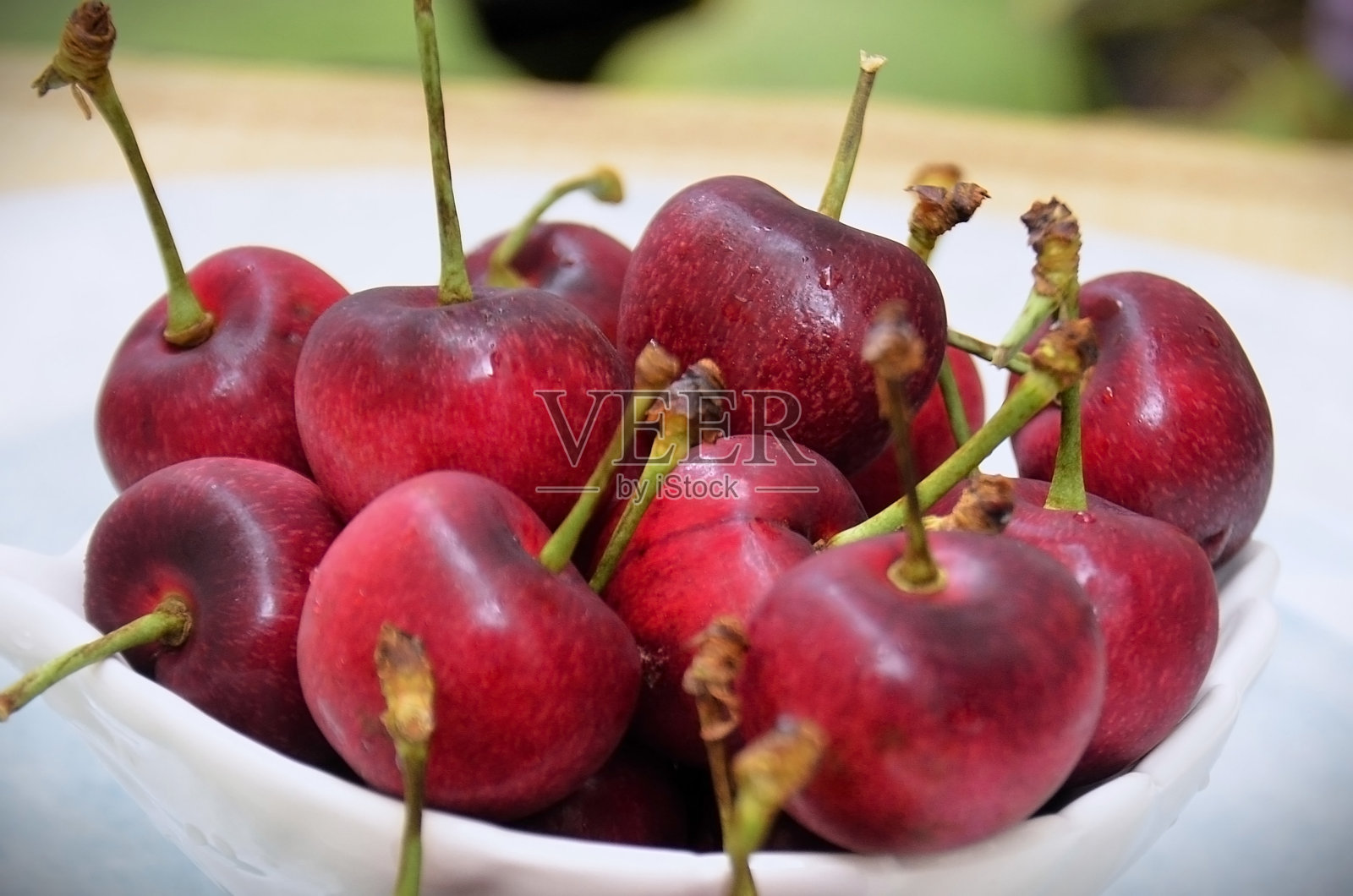 各种甜樱桃（Prunus avium）在一个罐子里照片摄影图片