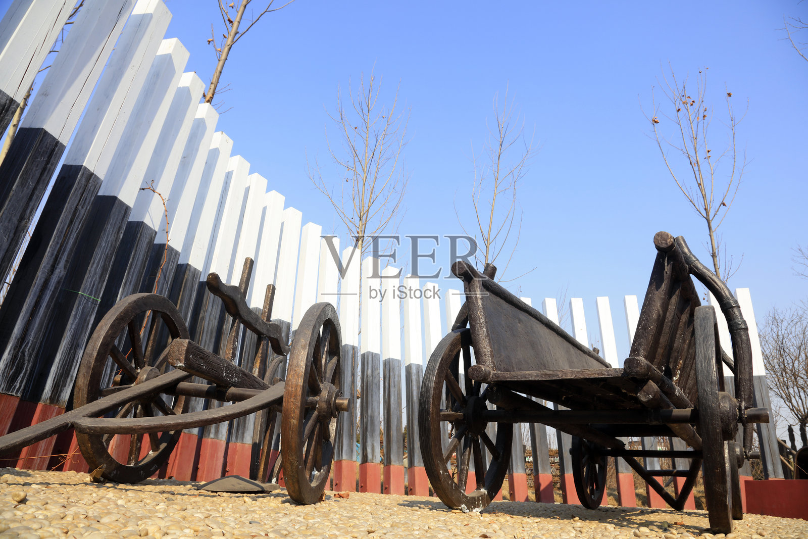 公园里的人力车照片摄影图片