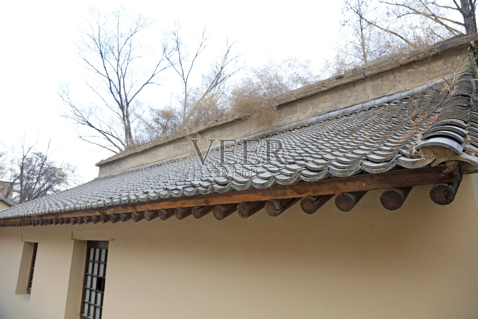 中国陕西北部住宅建筑的屋顶瓦片照片摄影图片