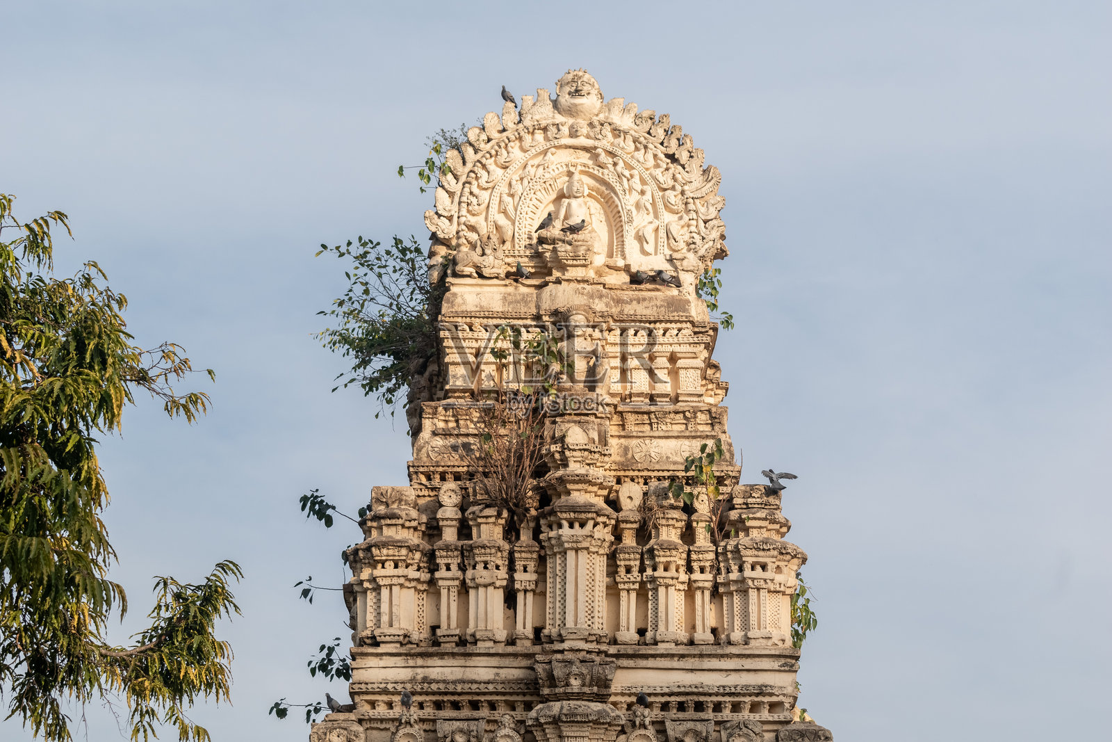 施拉瓦纳贝拉戈拉寺庙塔照片摄影图片