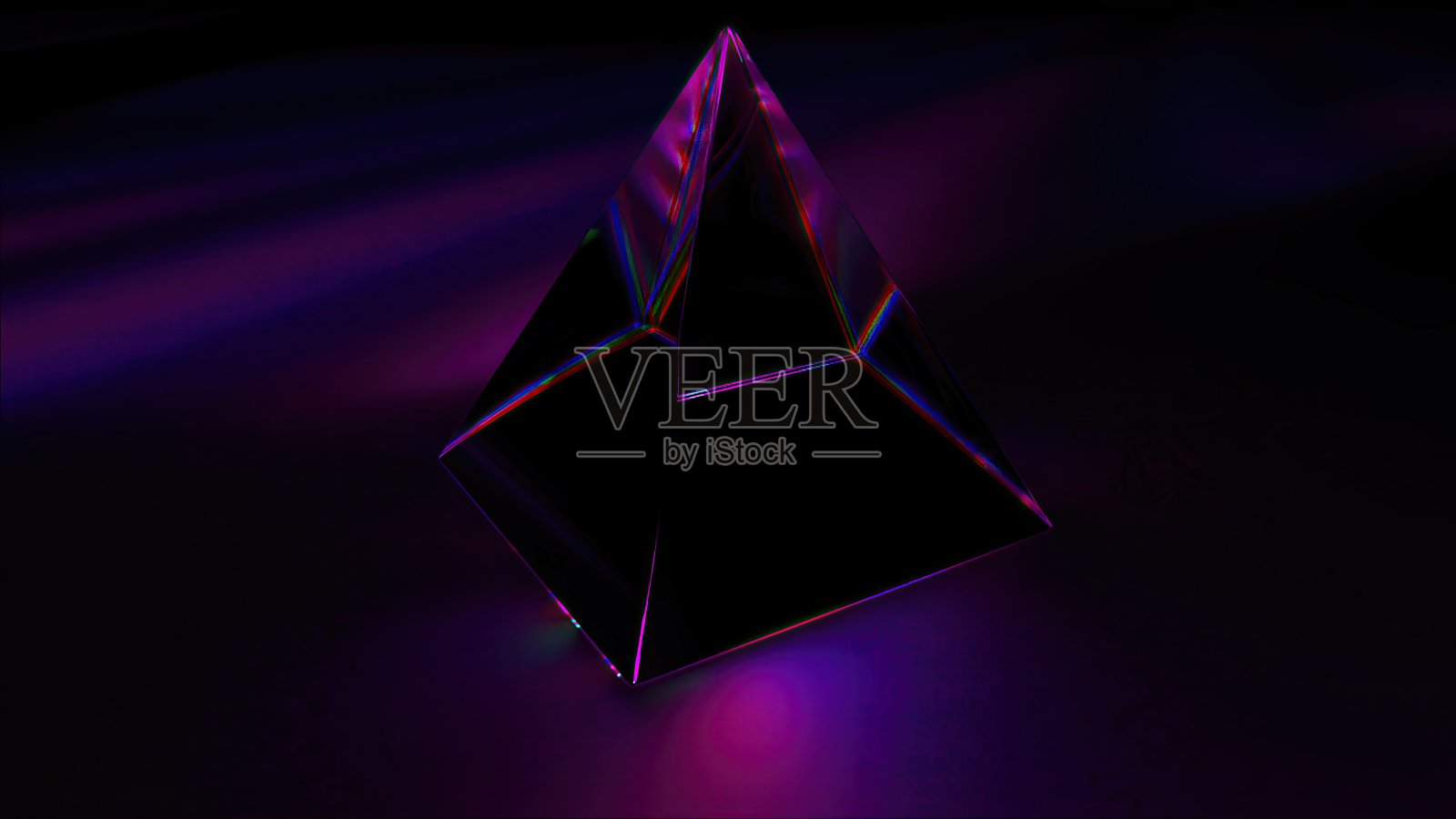 抽象玻璃金字塔照片摄影图片