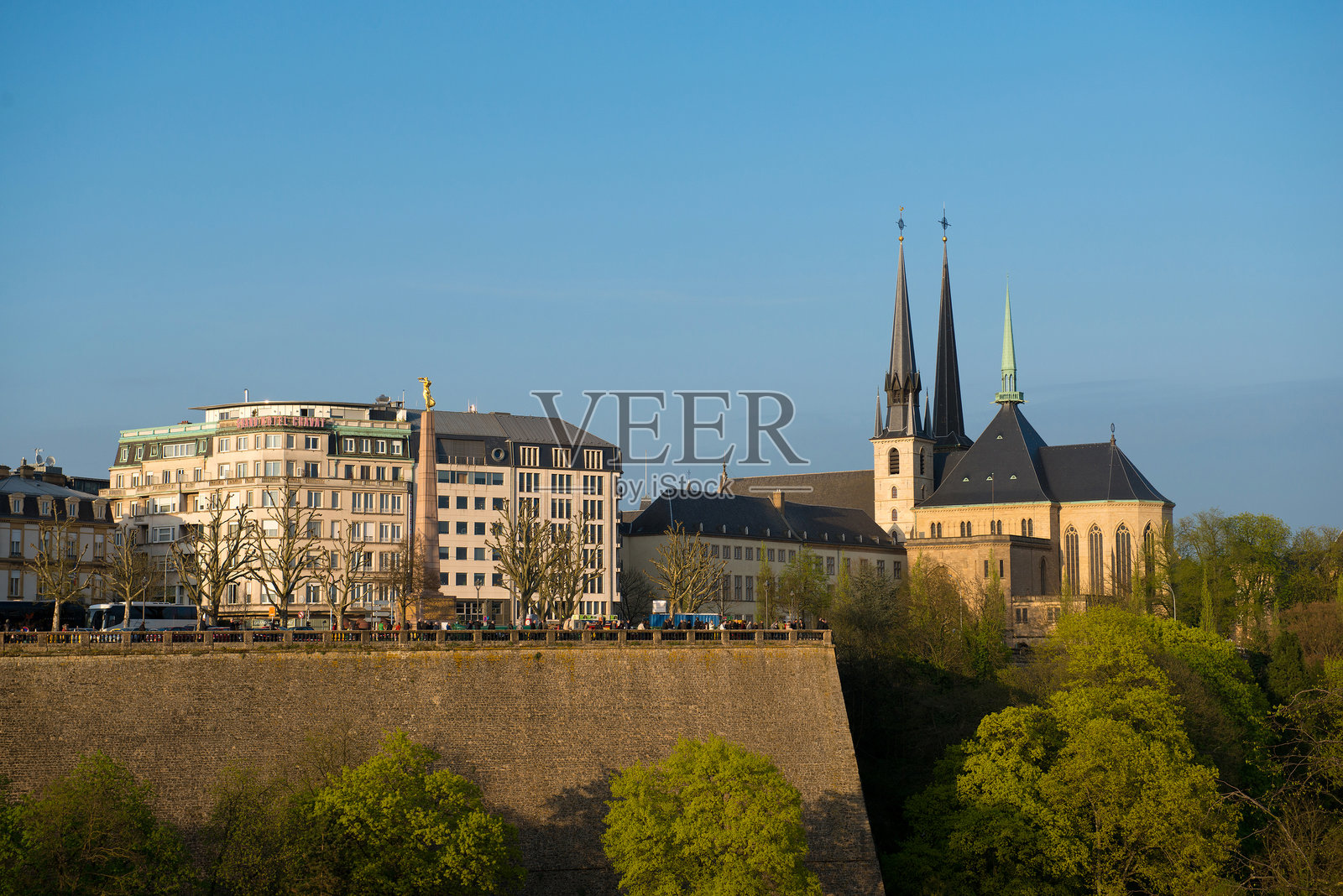 卢森堡历史市中心的景观照片摄影图片