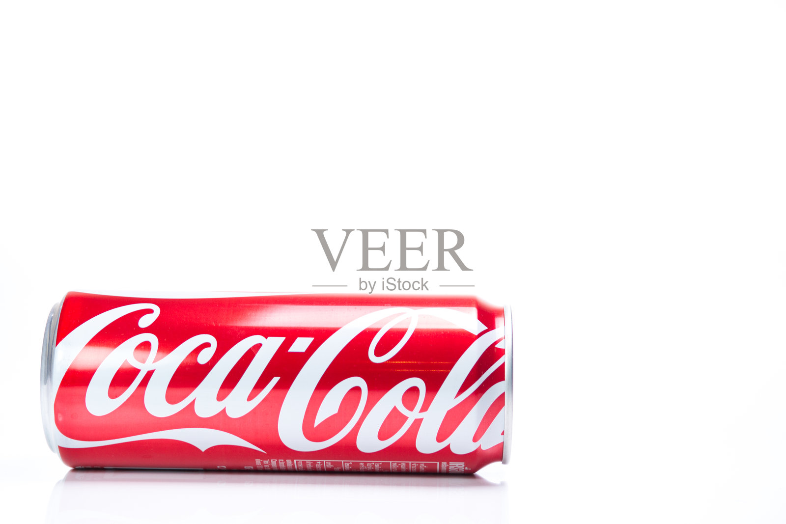 可口可乐罐子孤立在白色背景上照片摄影图片