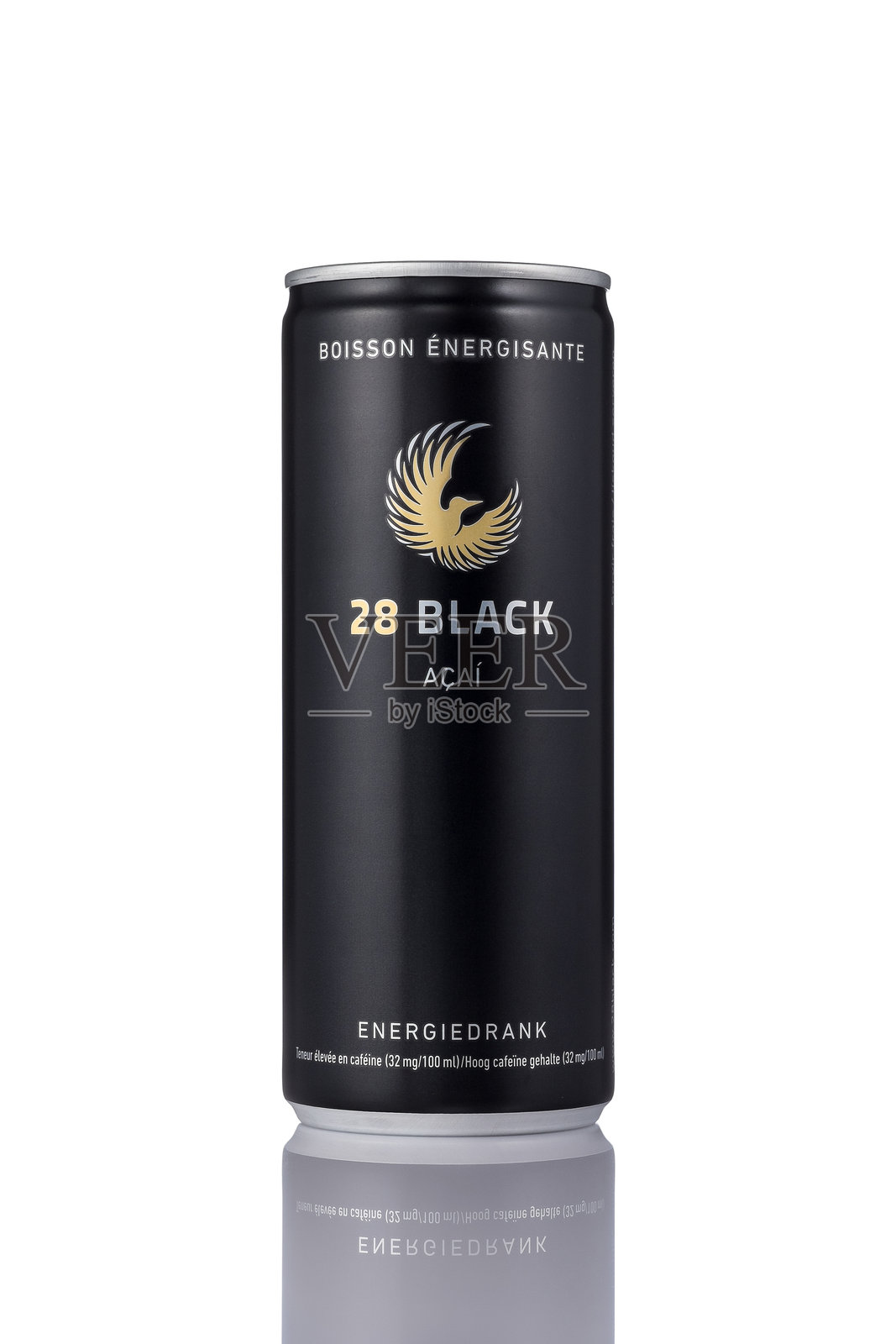 白色背景上的28 Black能量饮料罐照片摄影图片