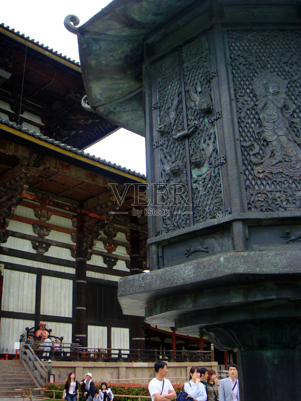 日本：奈良公园的东大寺照片摄影图片