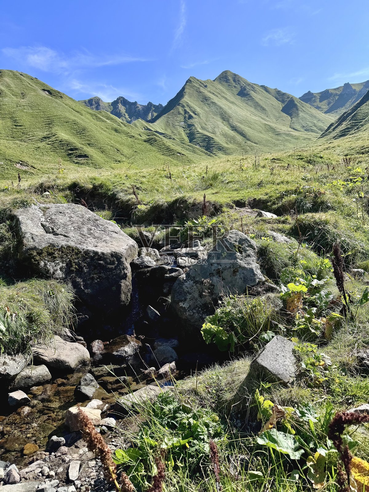山间溪流照片摄影图片