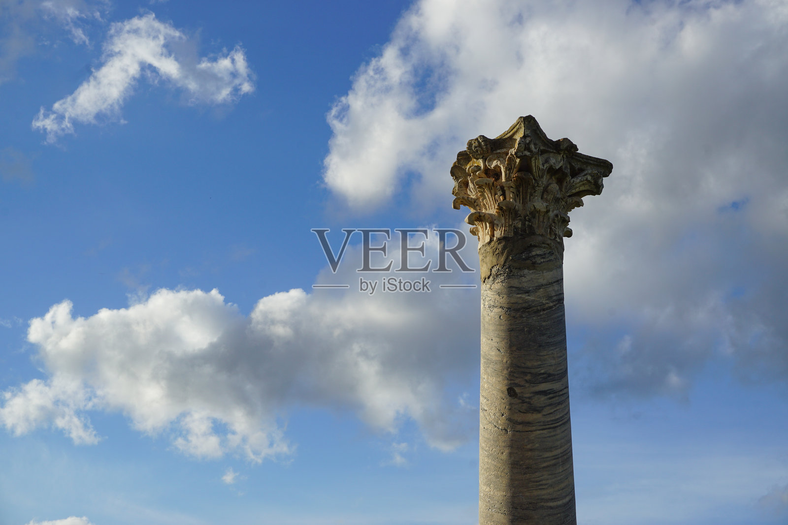 阿尔及利亚安纳巴的古城希波的罗马遗址照片摄影图片