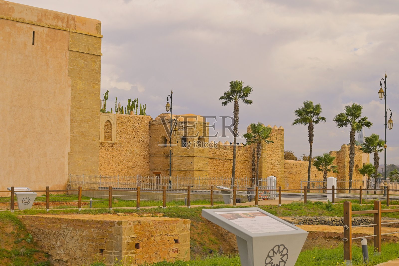 乌达亚斯堡垒的城墙照片摄影图片