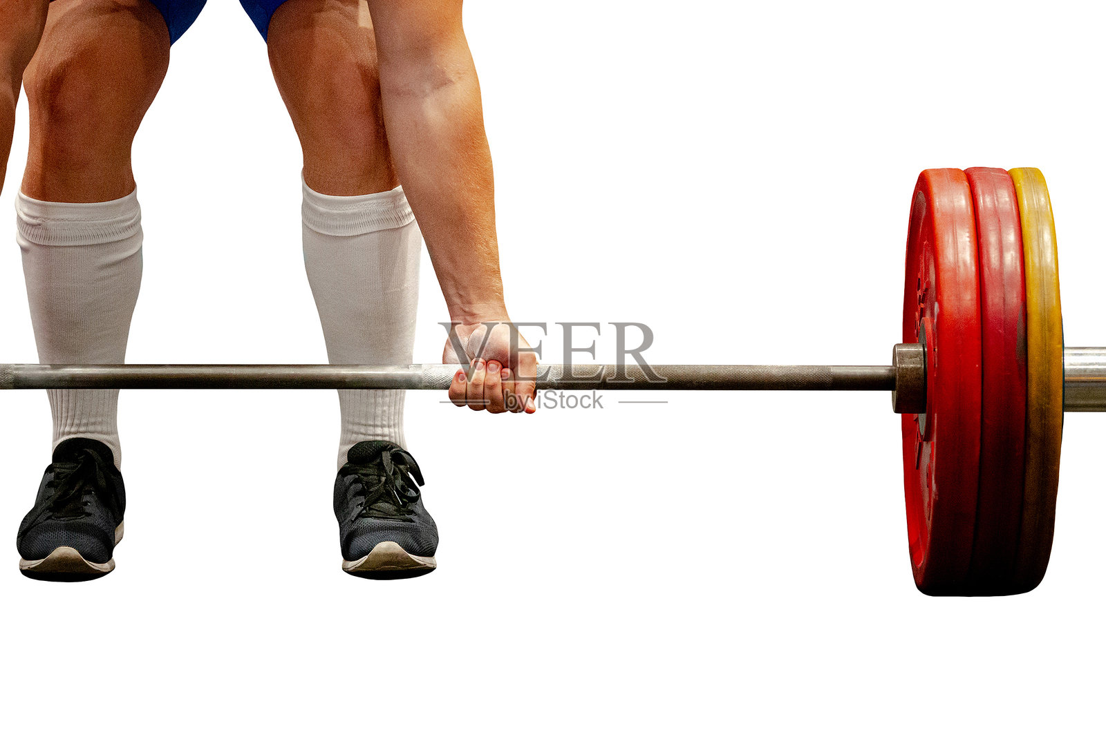 在白色背景下进行硬拉的男性运动员，参加力量举比赛照片摄影图片