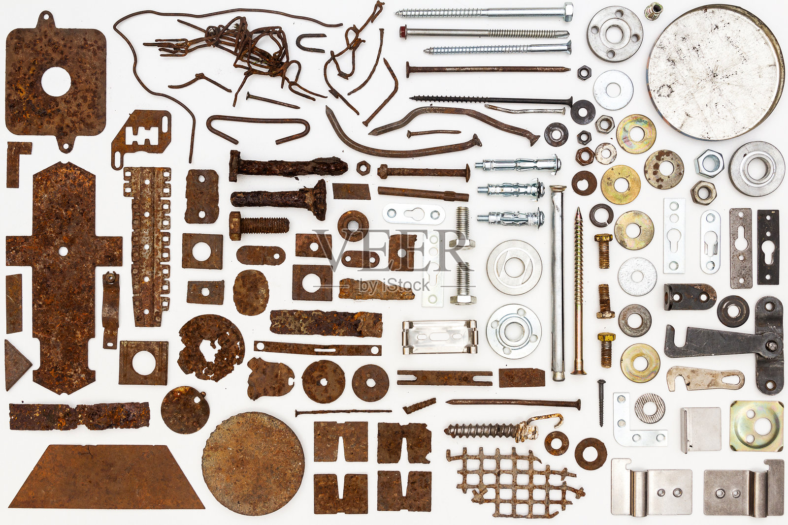 一组各种新旧物品排列在白色背景上照片摄影图片