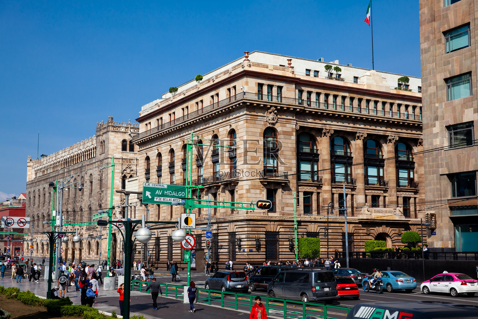 墨西哥城，墨西哥 - 2024年10月23日：墨西哥城历史市中心美丽的古老建筑。照片摄影图片