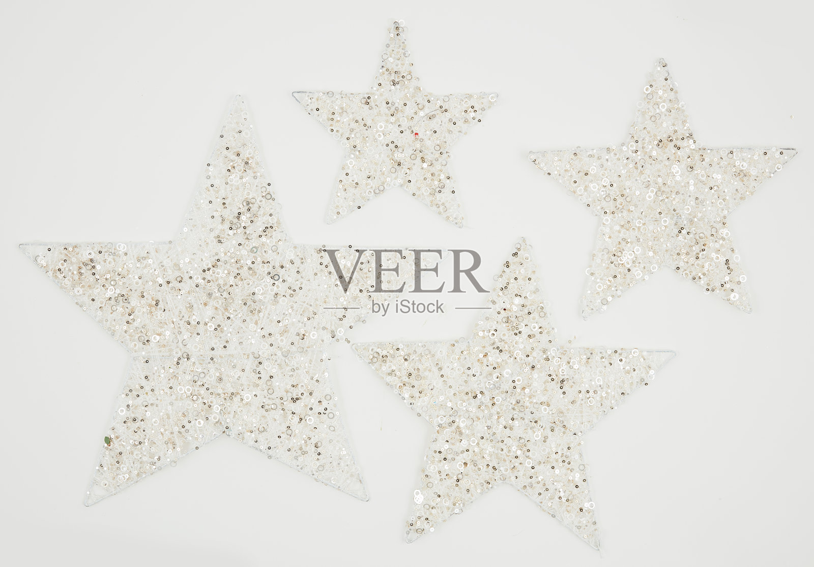 派对装饰星星套装，孤立在自然背景中，带有抠图路径照片摄影图片