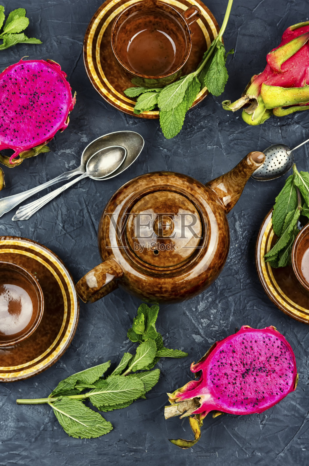 火龙果美味的下午茶。照片摄影图片