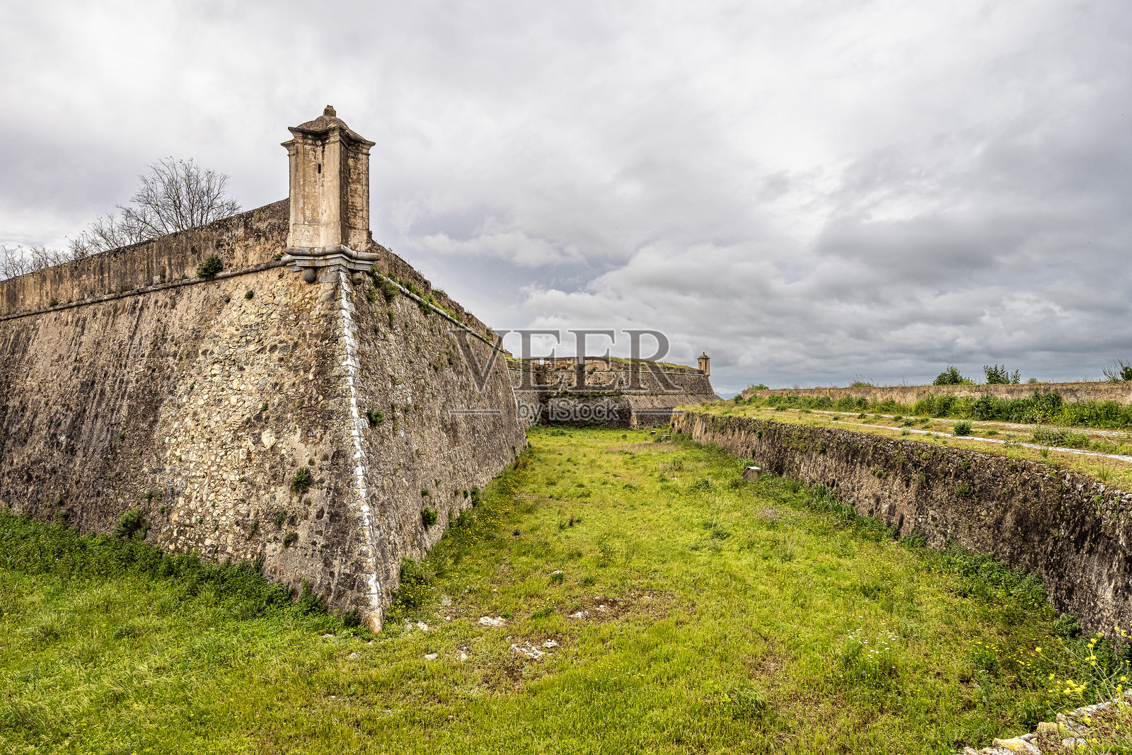 圣卢西亚堡，埃尔瓦什，葡萄牙。埃尔瓦什的驻军边境小镇及其防御工事照片摄影图片