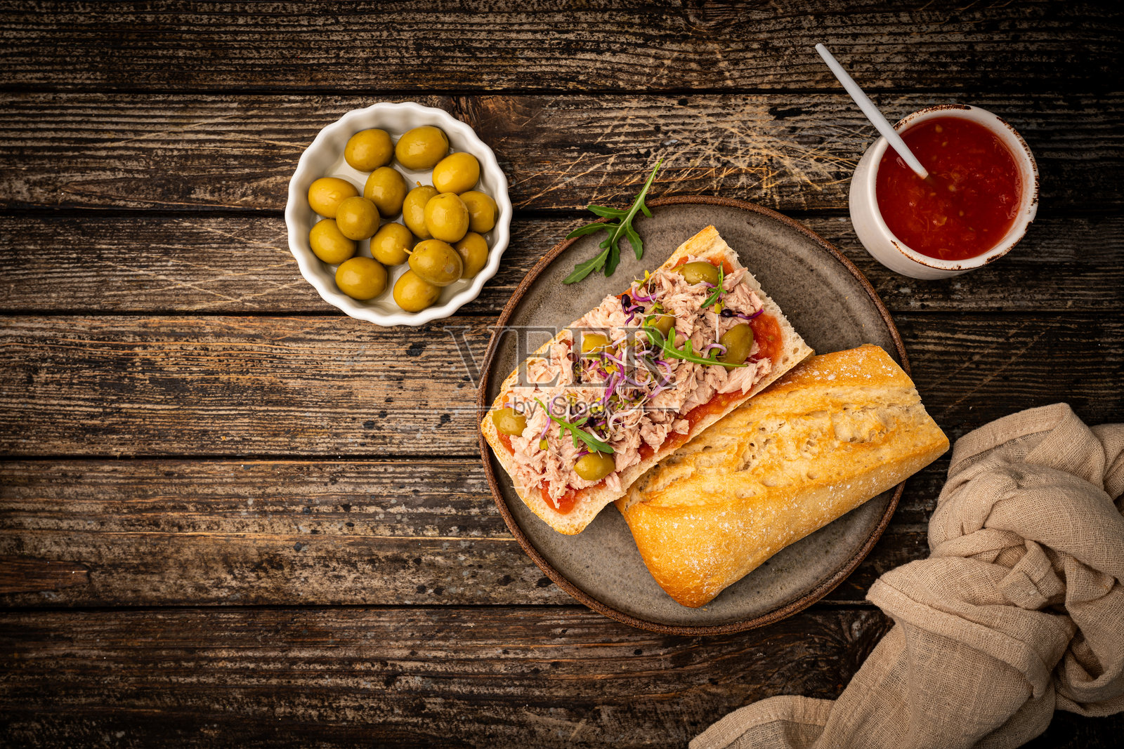 罐头金枪鱼三明治照片摄影图片