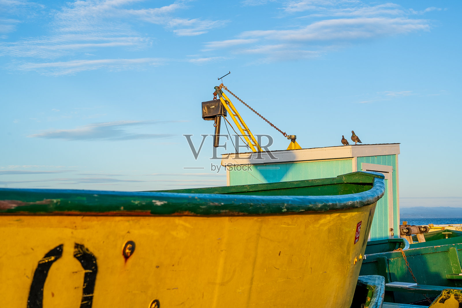 圣克鲁斯码头上的船只照片摄影图片