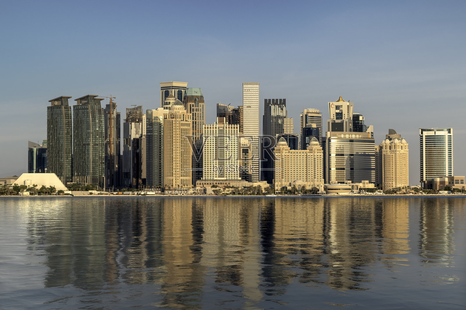 美丽的多哈天际线景观照片摄影图片
