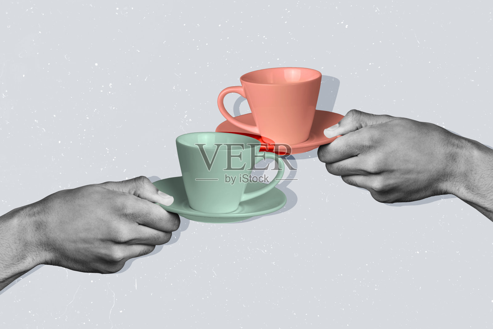 手握咖啡饮品的拼贴照片，茶会在餐厅一起享受饮品的香气，背景为涂鸦风格。照片摄影图片