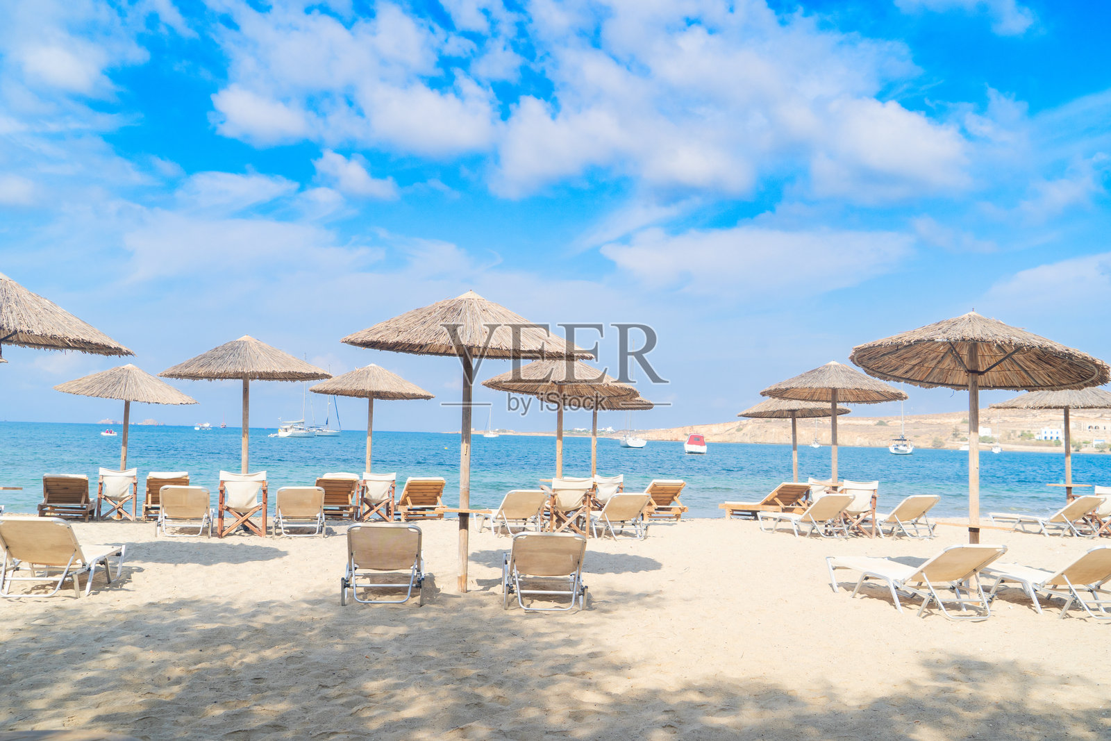 希腊岛屿上的浪漫海滩照片摄影图片