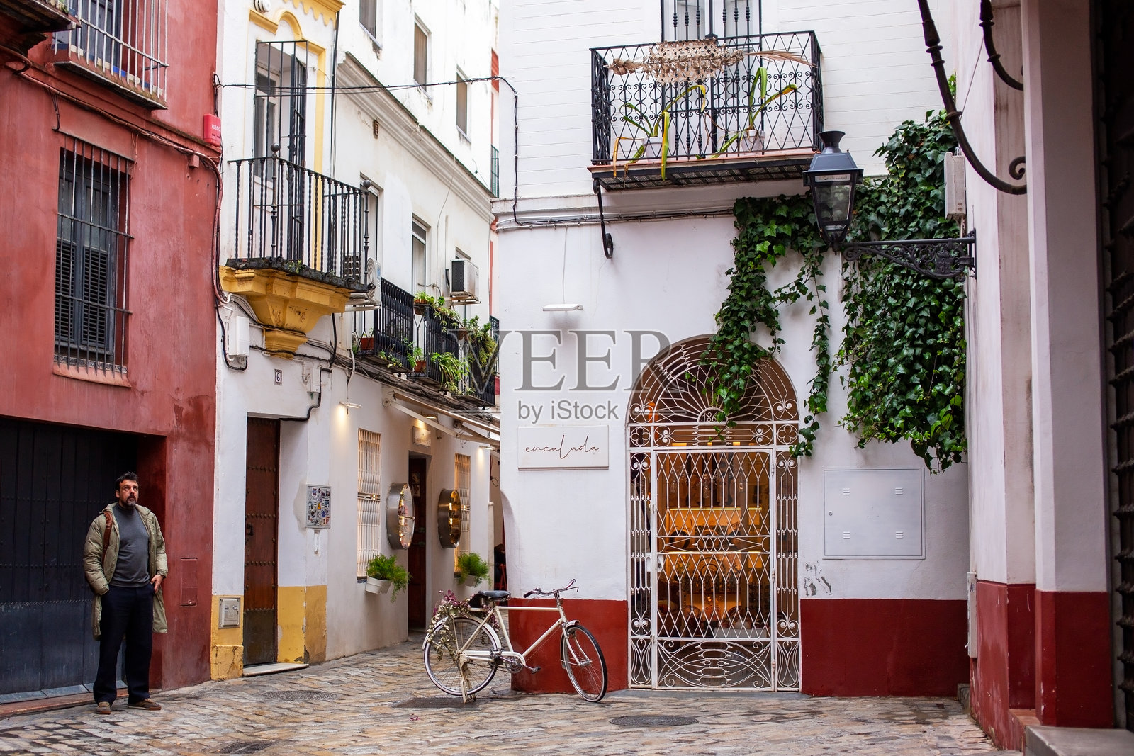 夏季的风景如画的城市，西班牙塞维利亚照片摄影图片