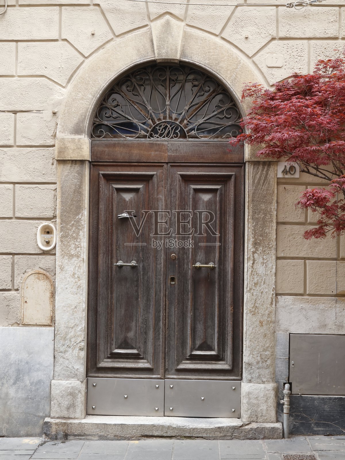 皮埃特拉桑塔：一个艺术丰富的小镇照片摄影图片