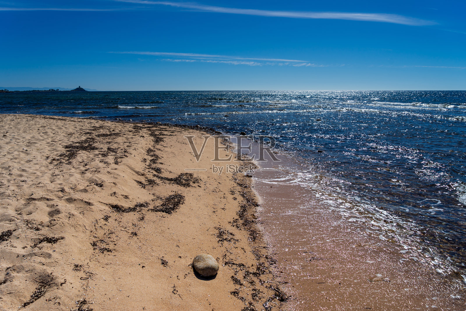 意大利撒丁岛普拉镇附近的弗卢门多萨海滩照片摄影图片