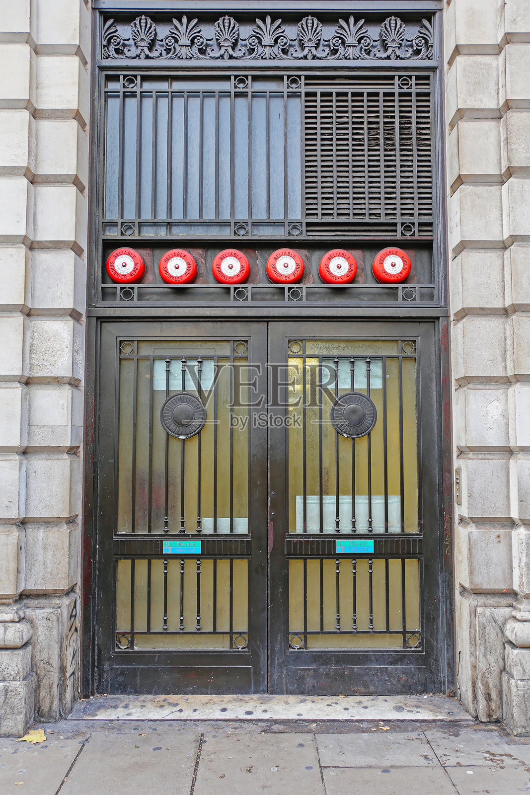 可靠的火灾报警喷淋系统照片摄影图片