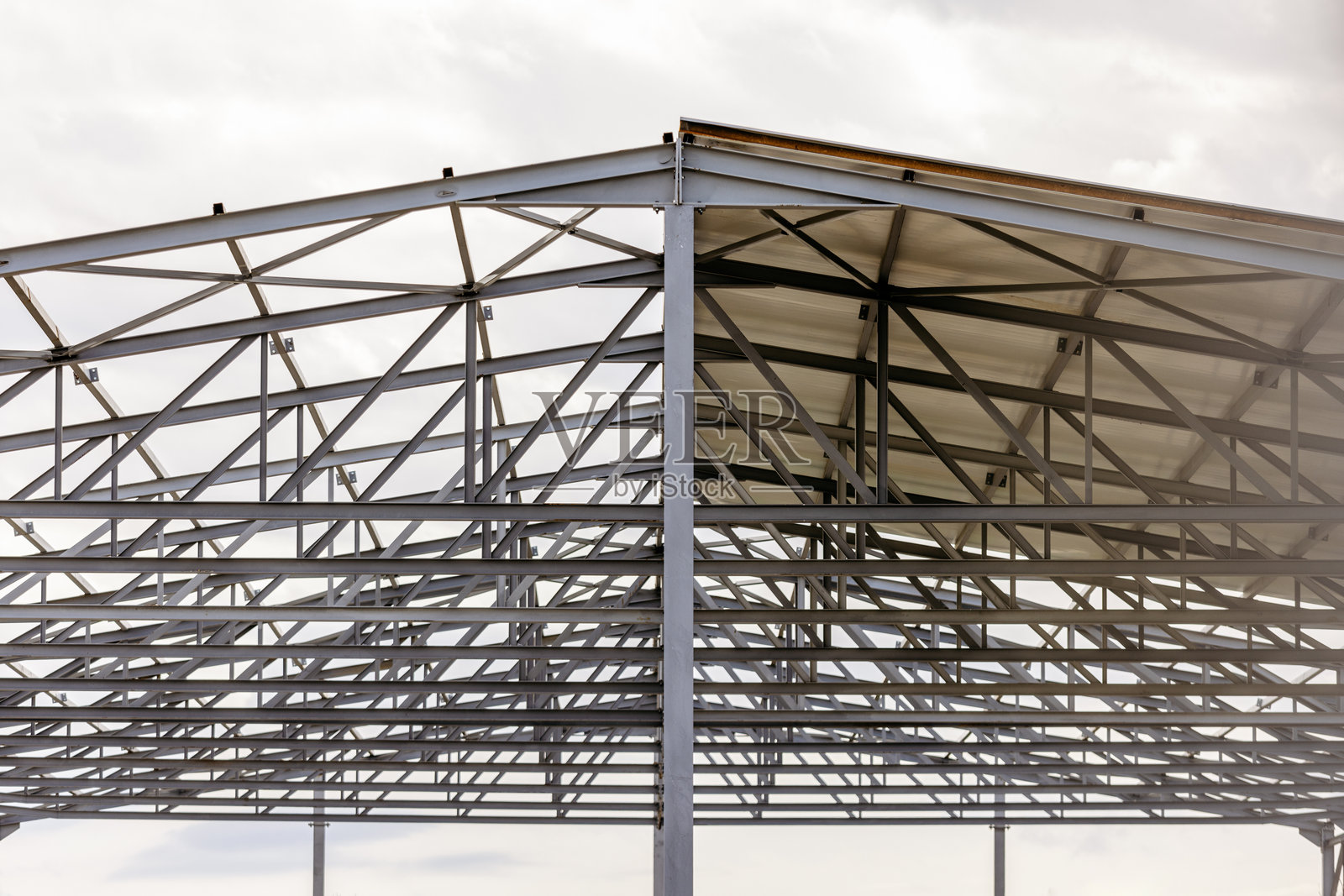 三角形金属屋顶桁架照片摄影图片