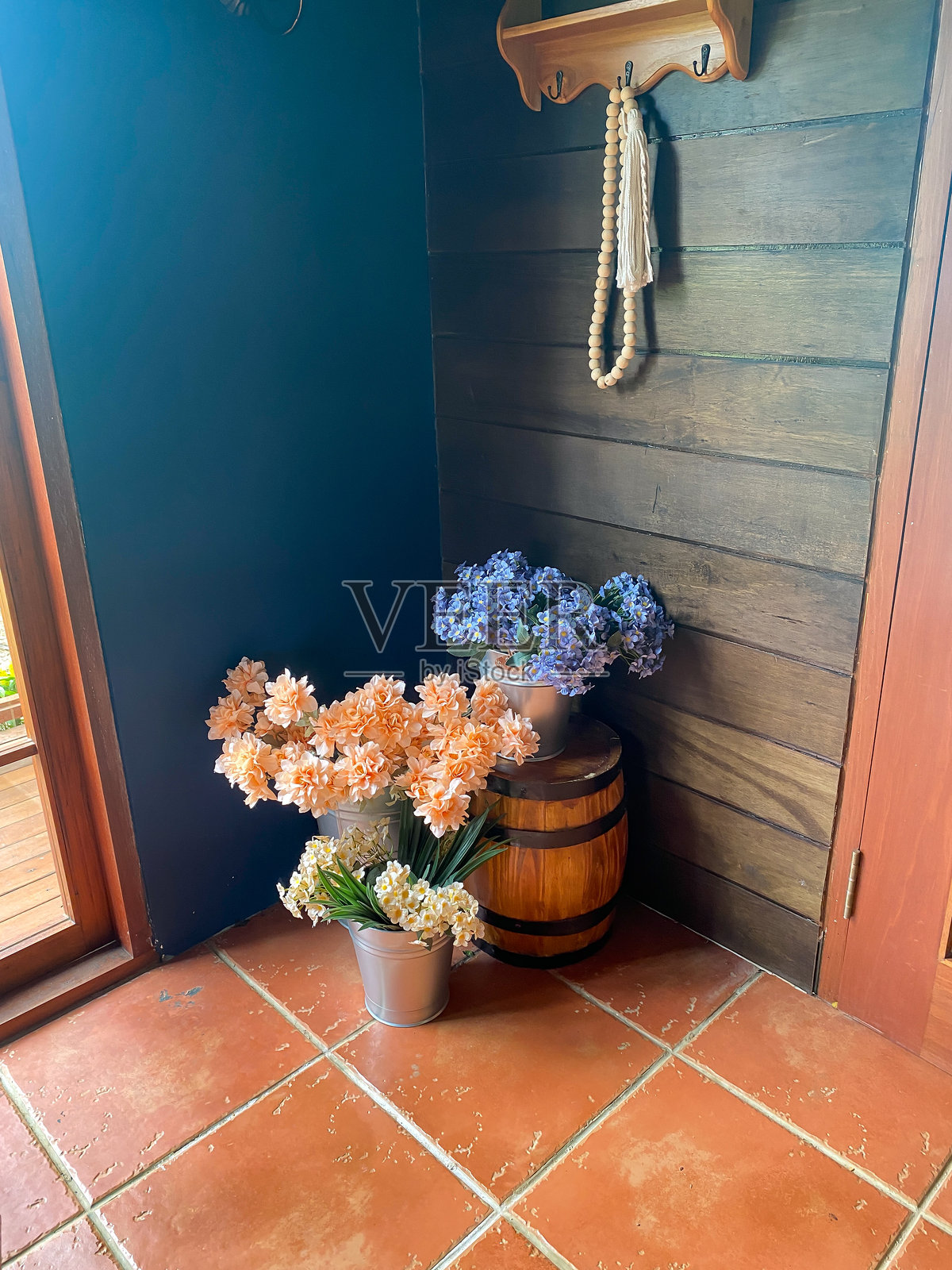 角落里的花照片摄影图片