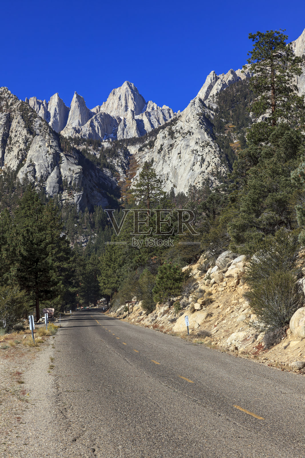 惠特尼门户路与惠特尼山，加利福尼亚州照片摄影图片