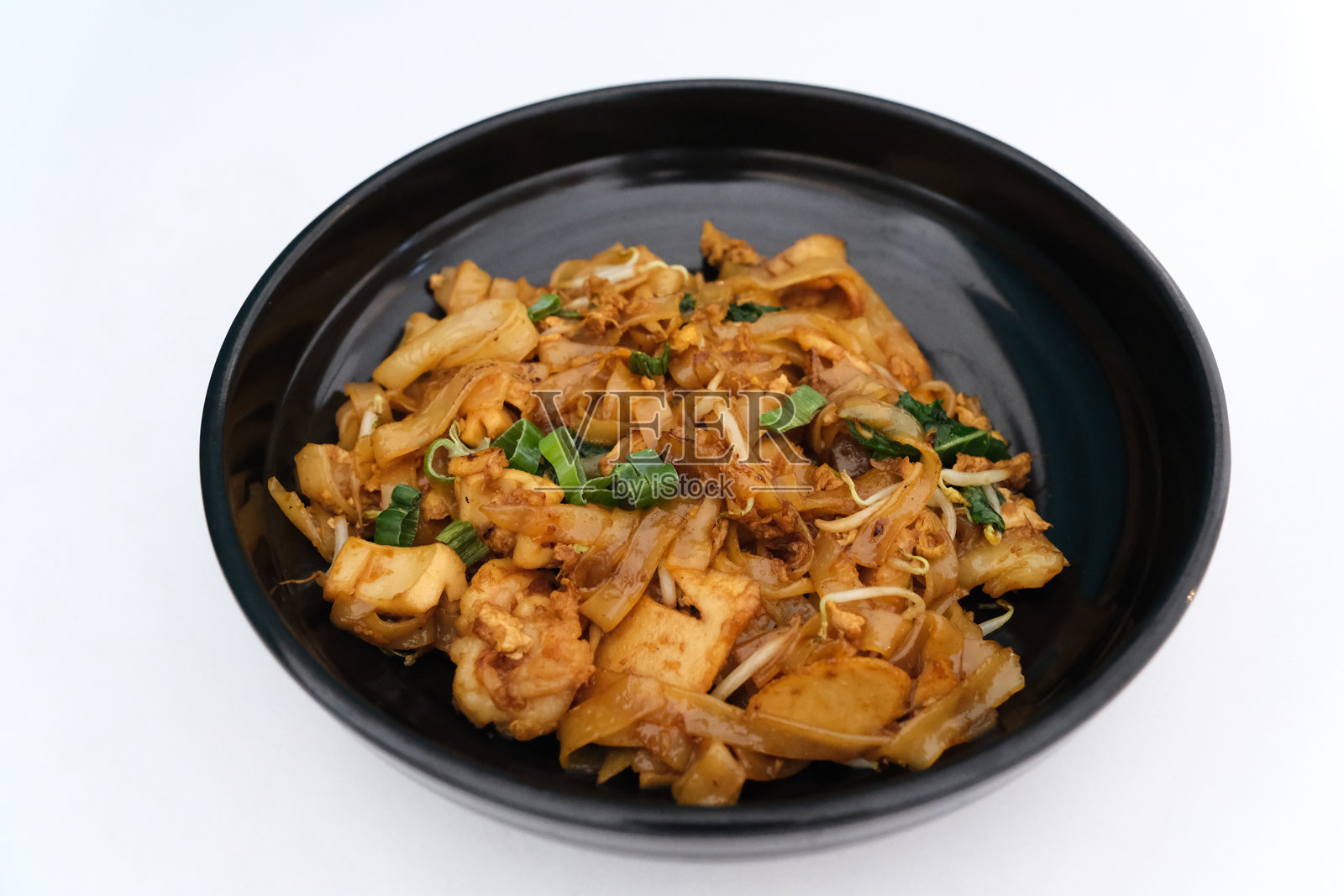 炒米粉配肉丸和蔬菜照片摄影图片