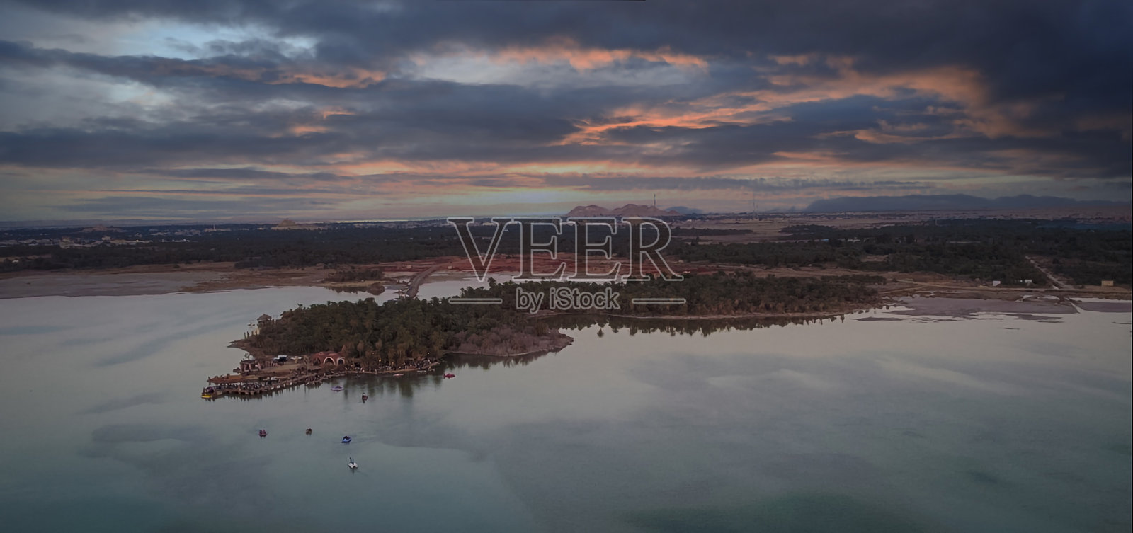 法特纳斯岛，西瓦绿洲 - 埃及隐藏的日落宝石照片摄影图片
