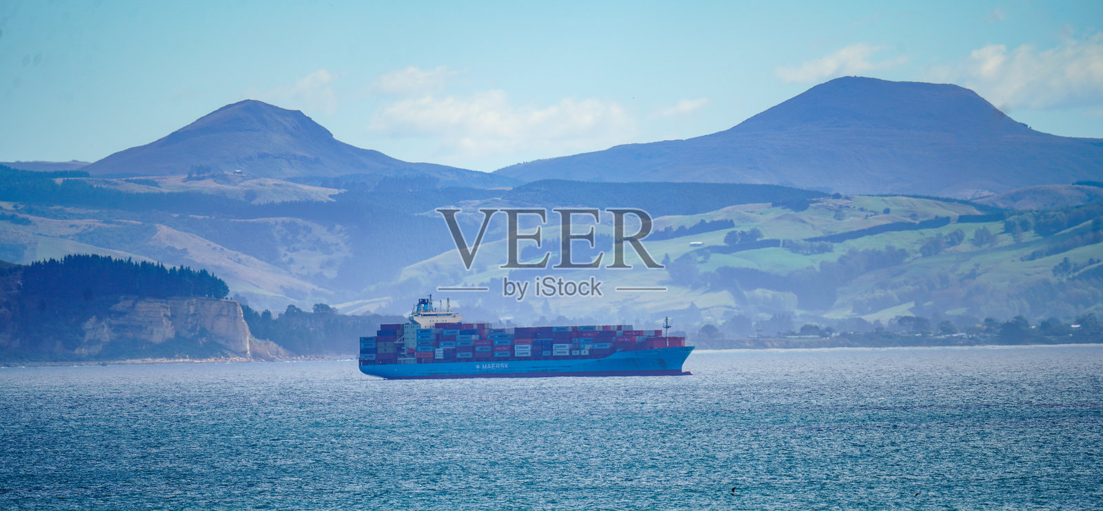 一艘集装箱船照片摄影图片