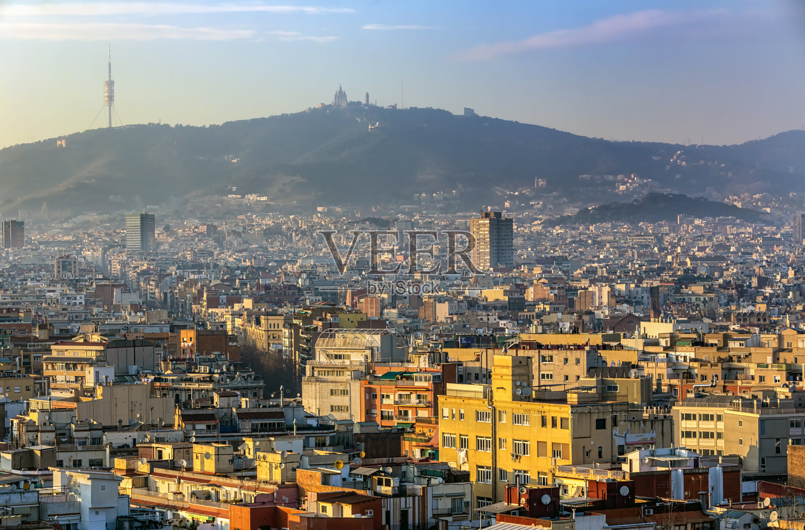 巴塞罗那日落时的天际线照片摄影图片