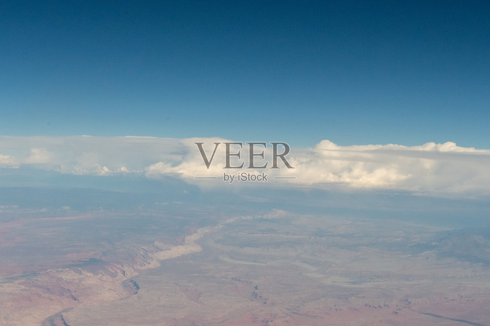 大峡谷和美国西南部上空的云层鸟瞰图照片摄影图片