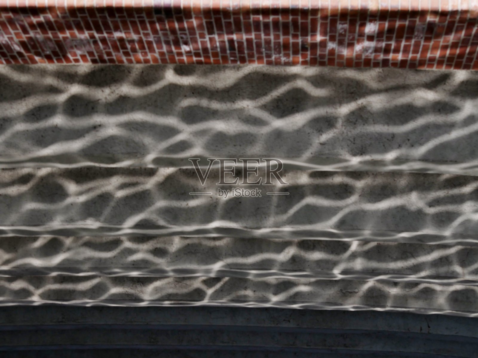 汉堡桥下的水面倒影照片摄影图片