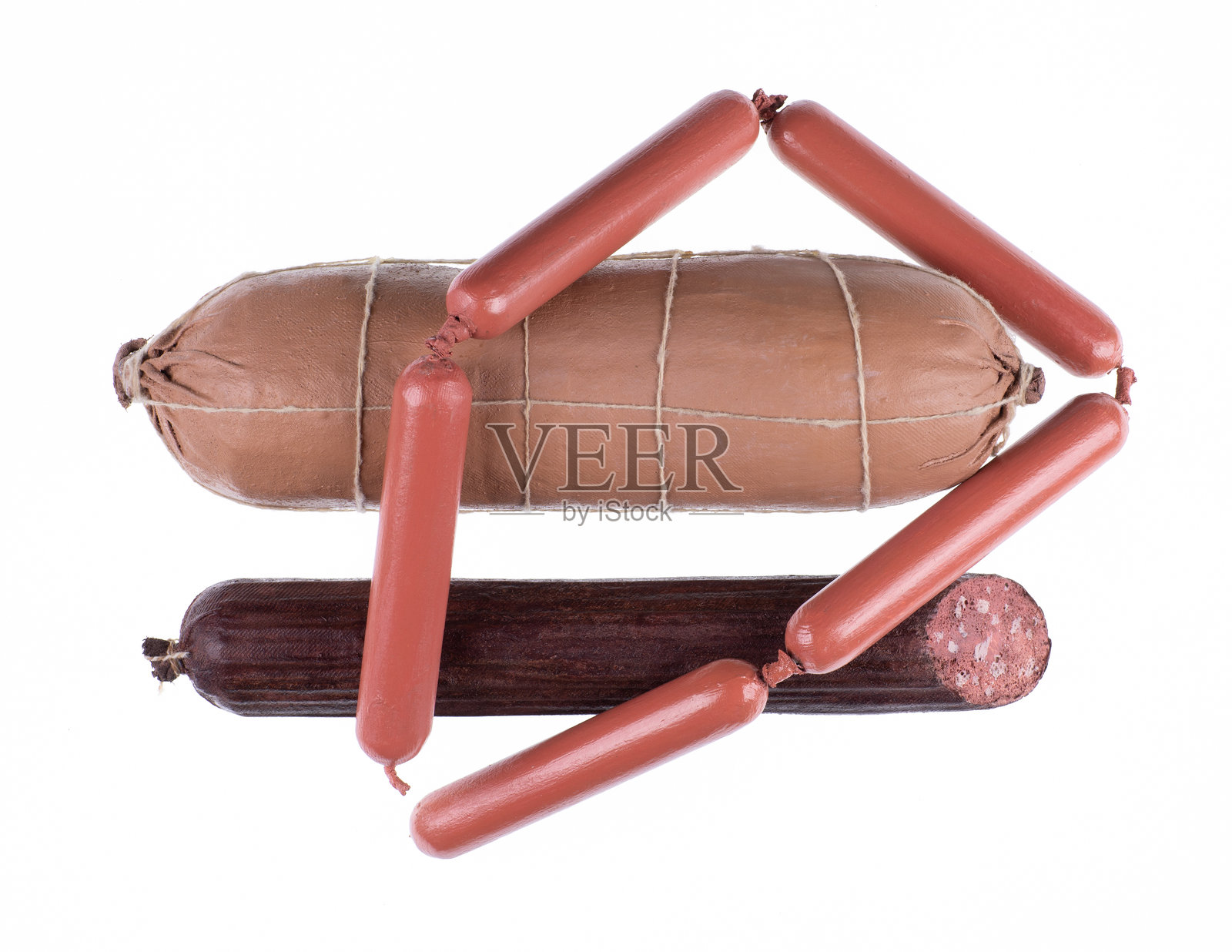 玩具人造塑料香肠，孤立在白色背景上照片摄影图片