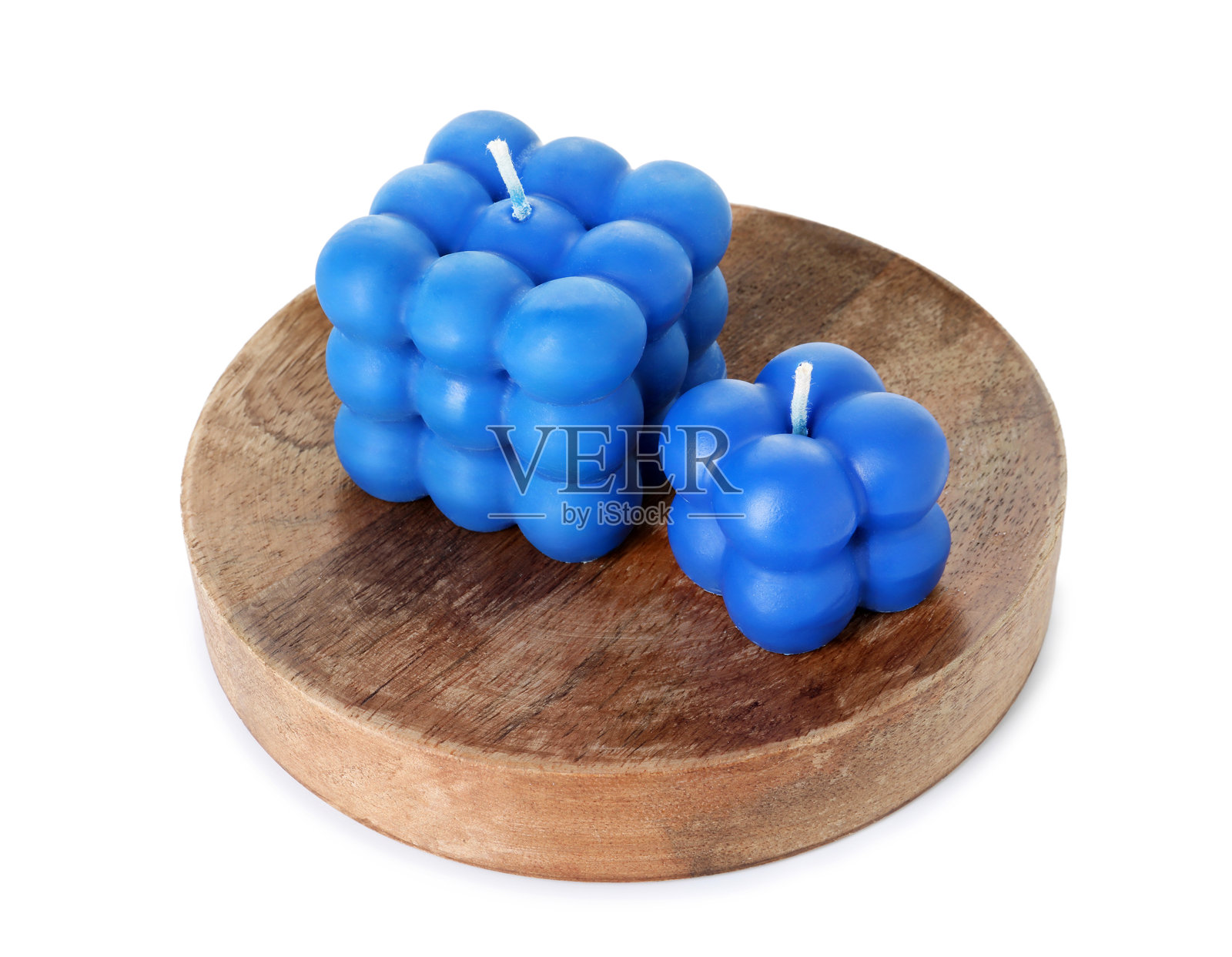 两个蓝色气泡蜡烛孤立在白色背景上照片摄影图片