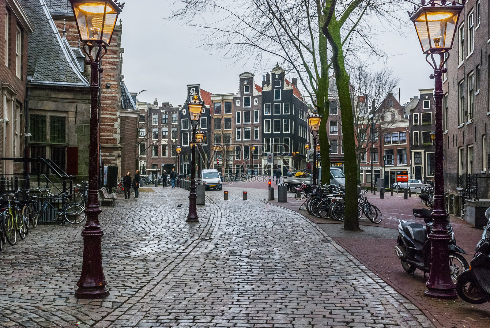 壮观的阿姆斯特丹，拥有其运河、街道、桥梁、建筑和独特的魅力照片摄影图片