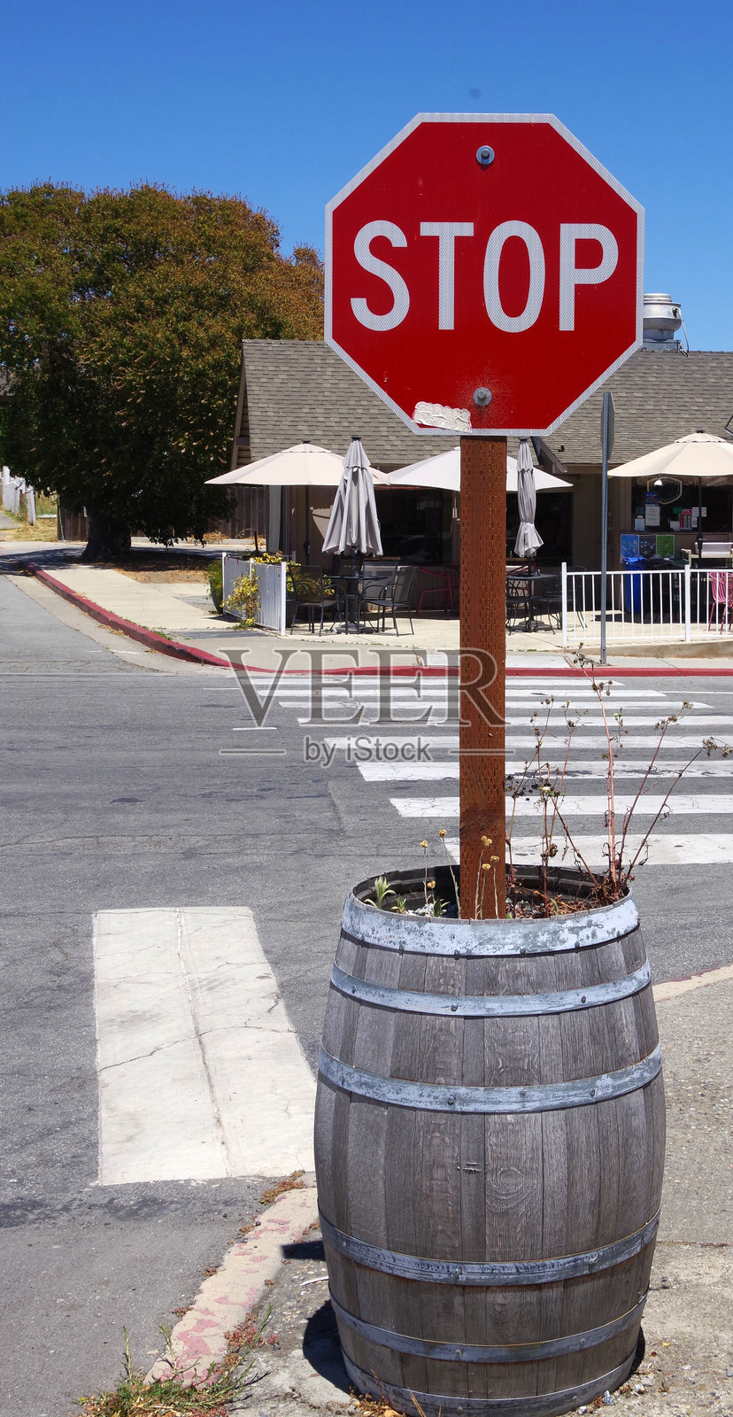 小镇的停止标志照片摄影图片