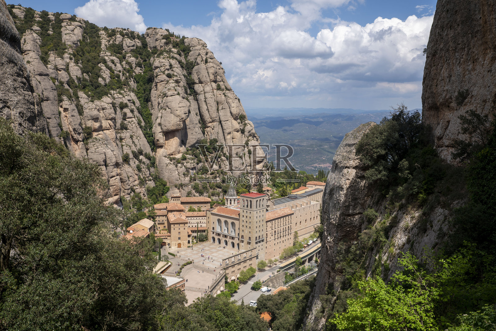 西班牙加泰罗尼亚的蒙特塞拉特本笃会修道院照片摄影图片