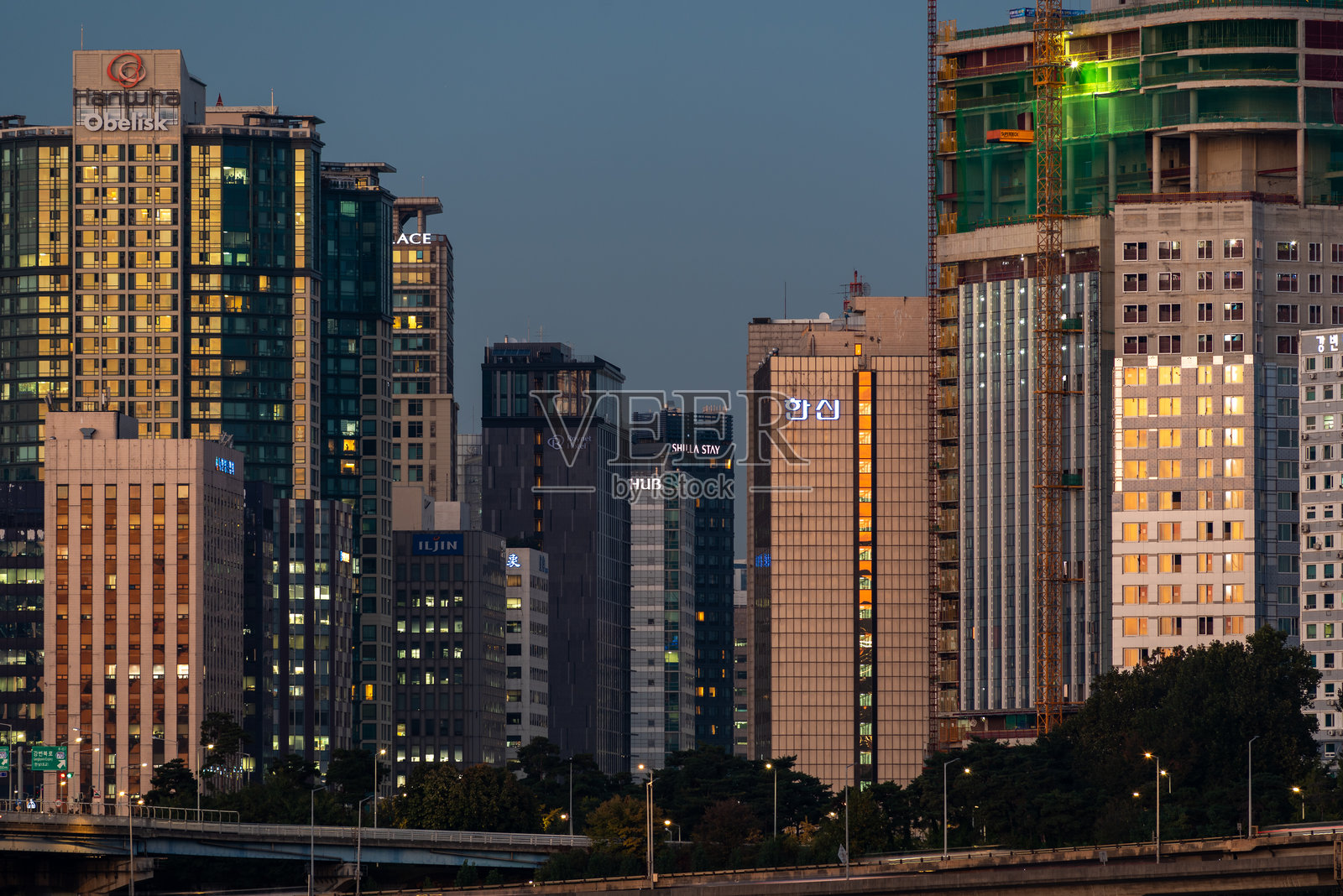 首尔夜景城市风光，韩国旅行照片摄影图片