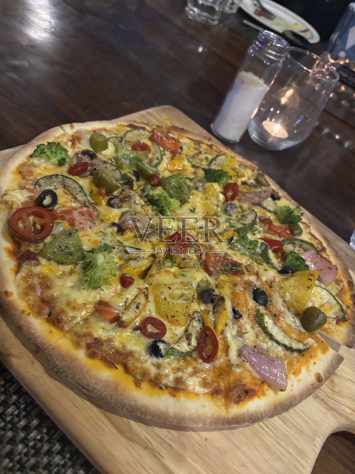 木弗里德农场蔬菜奶酪披萨照片摄影图片