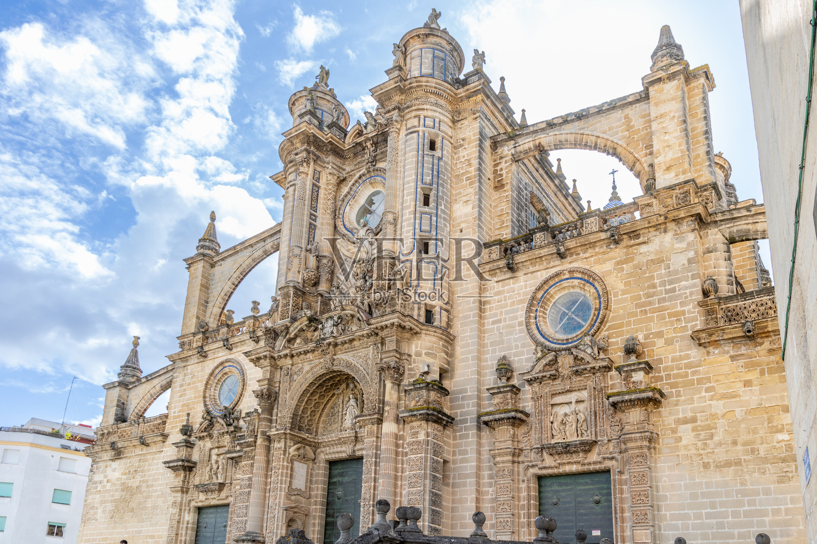 西班牙赫雷斯-德拉弗龙特拉大教堂外立面的细节照片摄影图片