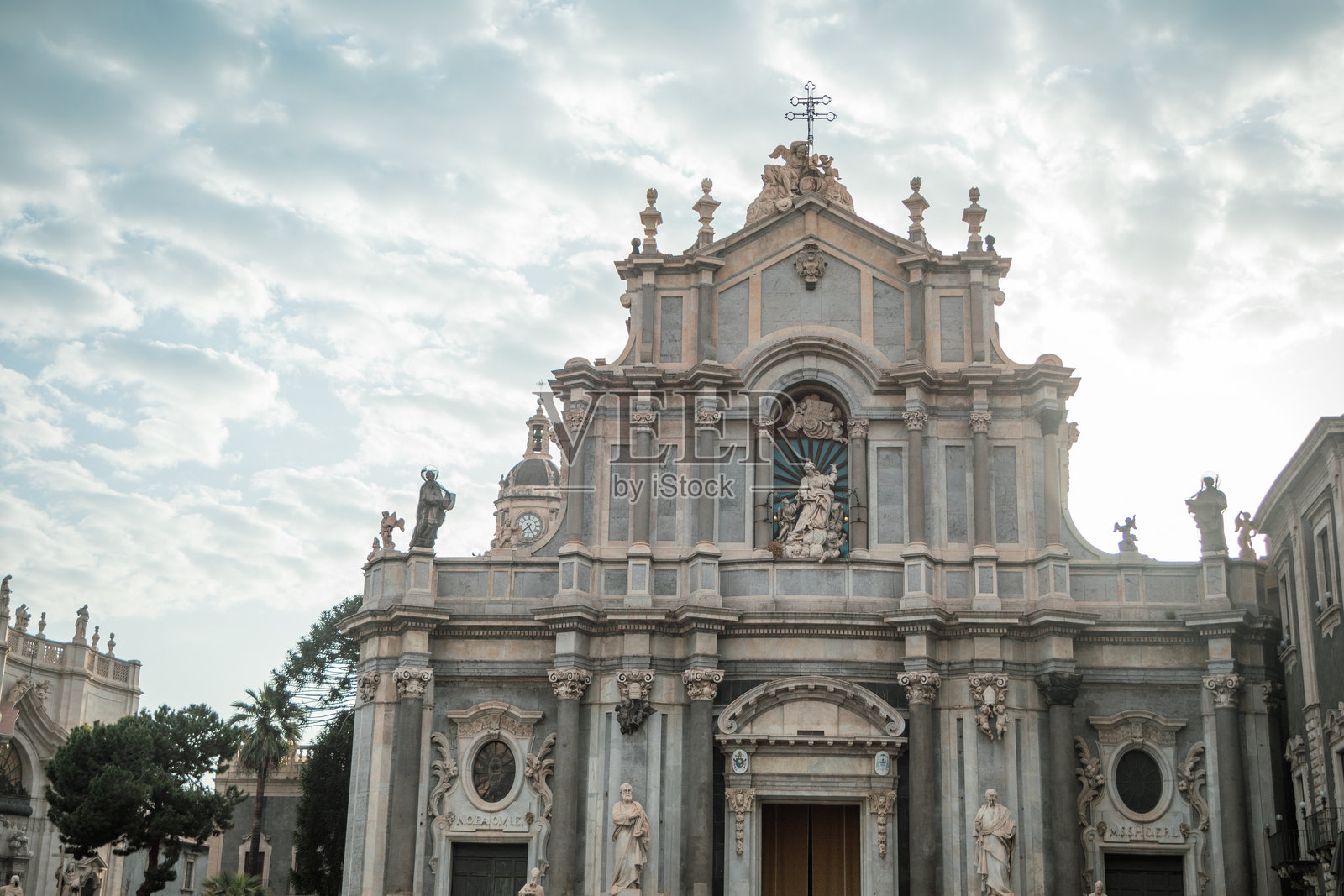 卡塔尼亚圣阿加莎巴洛克大教堂的外立面照片摄影图片