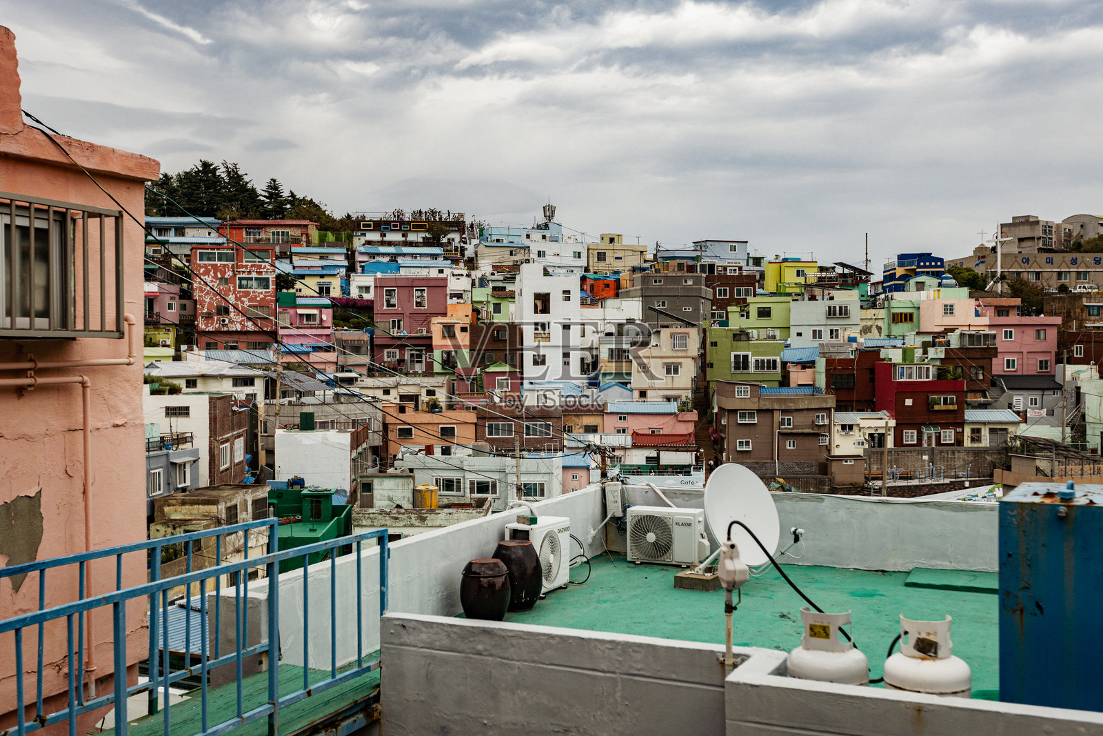 釜山甘川文化村的鸟瞰图照片摄影图片
