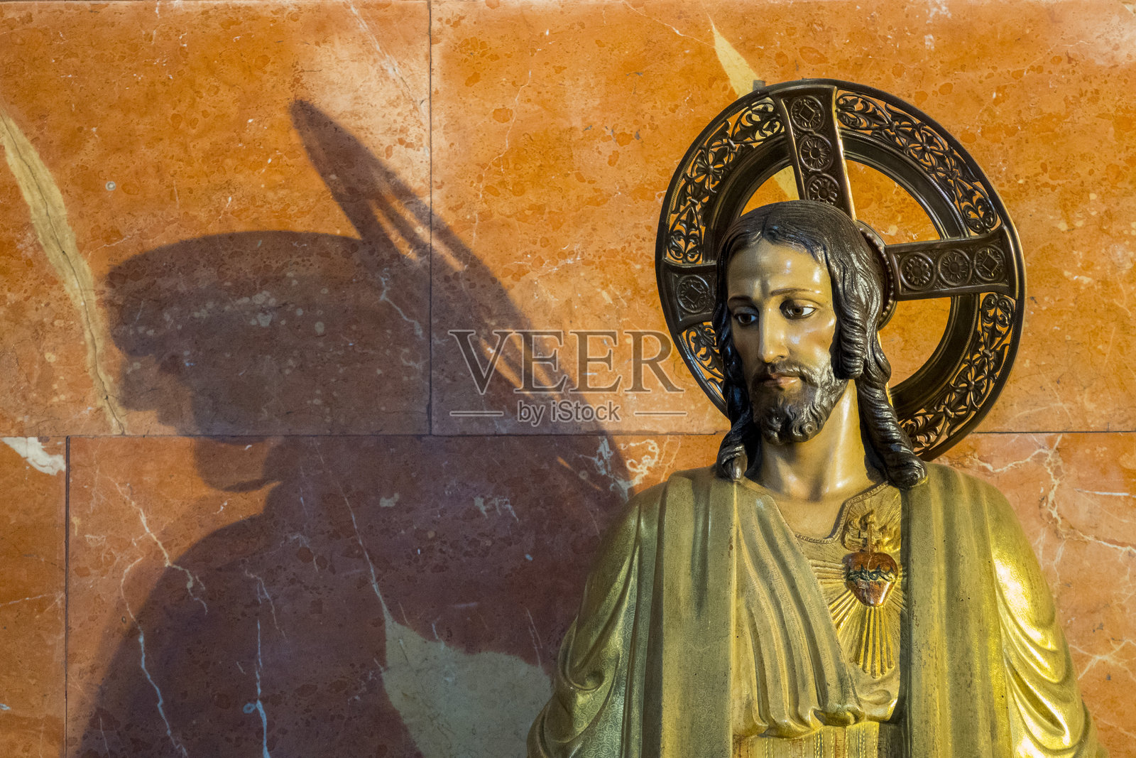 耶稣基督圣心雕像（19世纪）。照片摄影图片